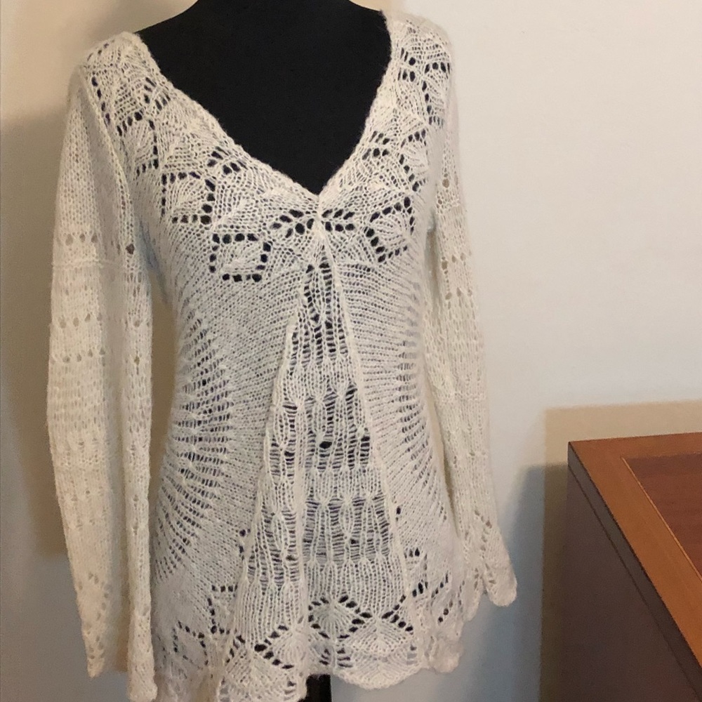 Beautiful keyhole sweater!